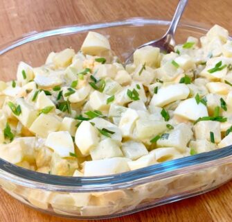 Salada que DESINCHA e EMAGRECE - Pode comer à vontade! Deliciosa, Fácil e Barata