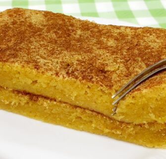 Só 5 MINUTOS! Bolo de Milho MOLHADINHO, Sem Açúcar, Sem Trigo e Sem Leite - Delícia!