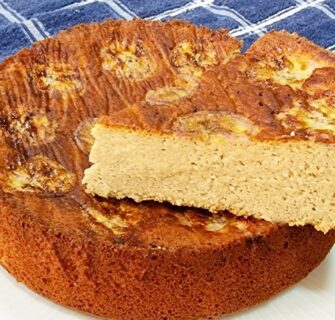 Bolo de Banana com MENOS CARBOIDRATOS, SEM AÇÚCAR, TRIGO e LEITE! Fácil e Molhadinho!