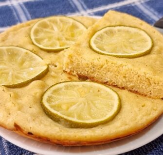 Bolo de LIMÃO de FRIGIDEIRA - Delicioso, SAUDÁVEL e POUCAS CALORIAS (Sem Açúcar e Trigo) - Rápido!